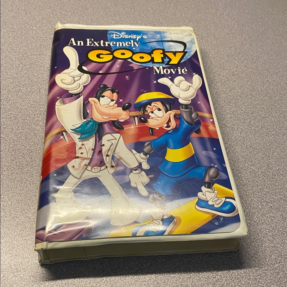Vintage Disney VHS - An Extremely Goofy Movie (Goofy Movie 2) - Animation Movie